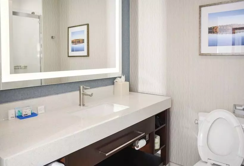 هتل Four Points By Sheraton Fayetteville Fort Liberty