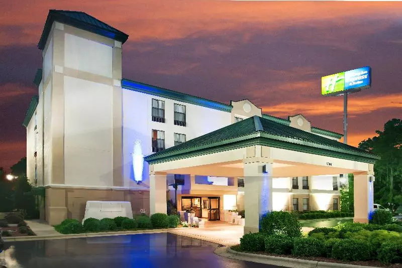 هتل Four Points By Sheraton Fayetteville Fort Liberty