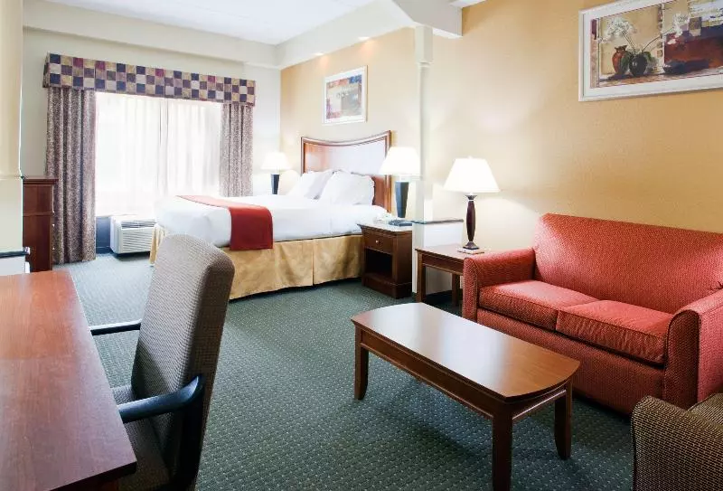 هتل Four Points By Sheraton Fayetteville Fort Liberty