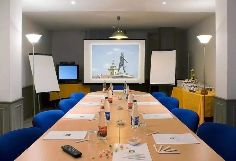 Отель Hôtel Le Rapp