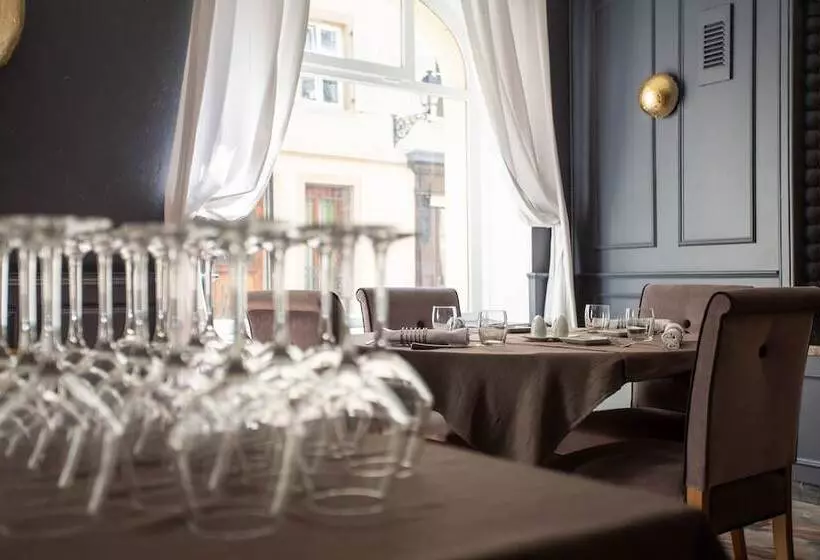 Отель Hôtel Le Rapp