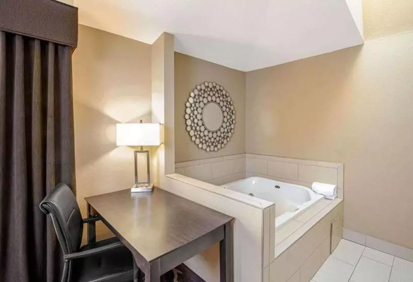 酒店 La Quinta Inn & Suites Las Vegas Tropicana