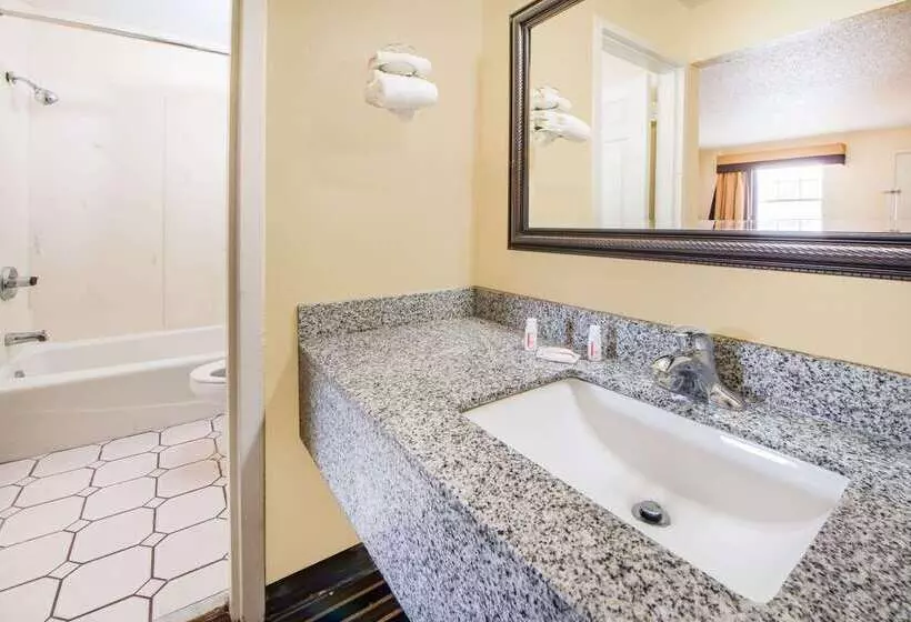 호텔 Super 8 By Wyndham Tulsa/arpt/st Fairgrounds