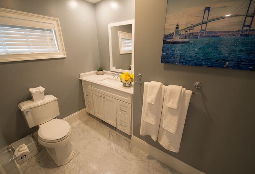 Hotel The Outlook Inn