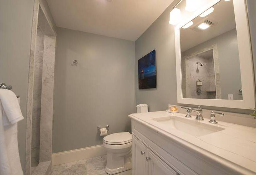 Hotel The Outlook Inn