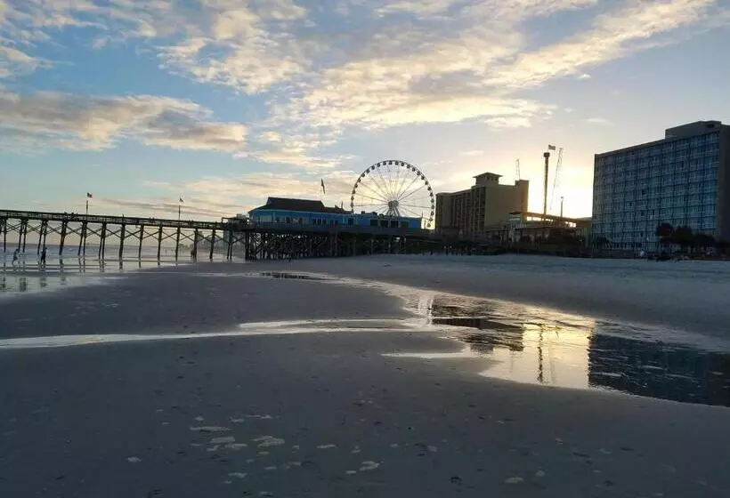 Yachtsman Oceanfront Resort