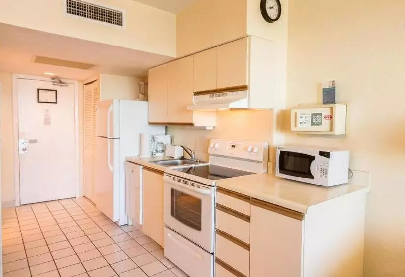 Yachtsman Oceanfront Resort