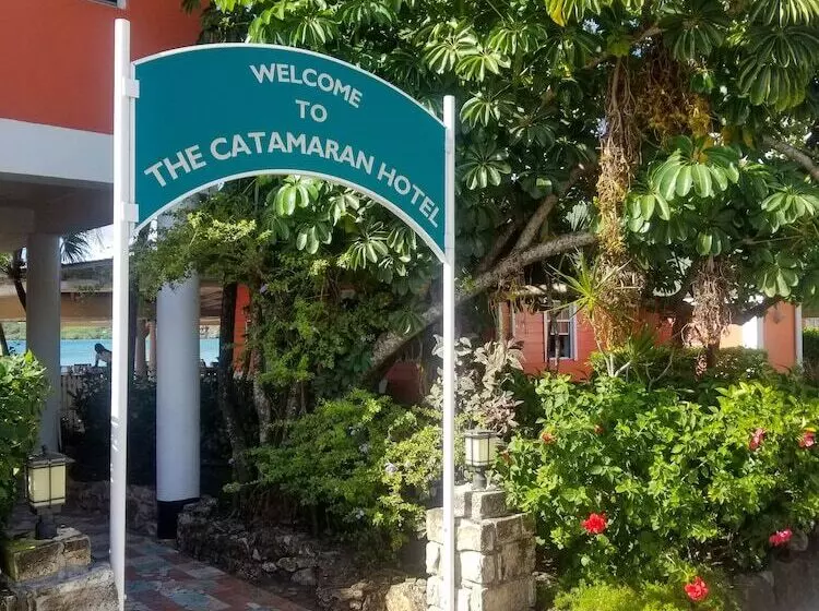 Catamaran Hotel Marina