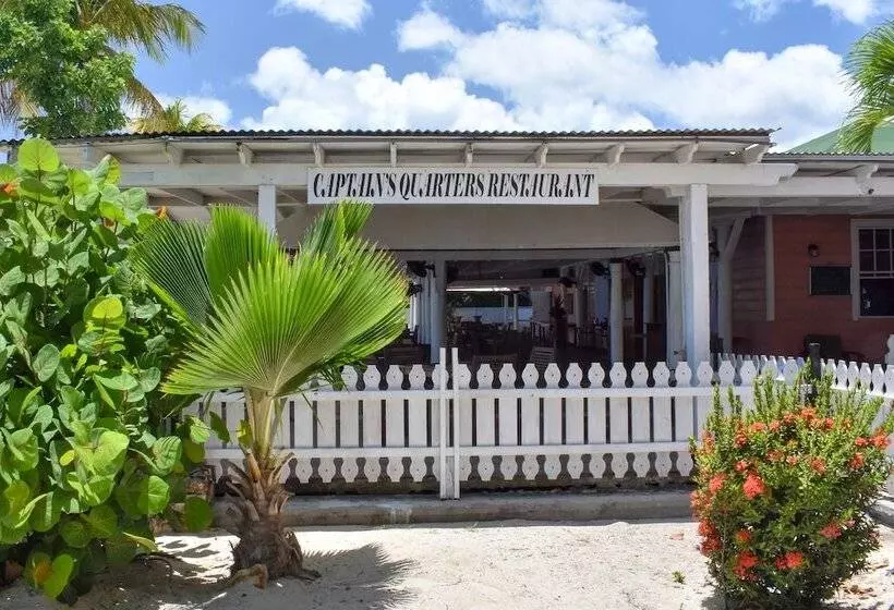 Catamaran Hotel Marina