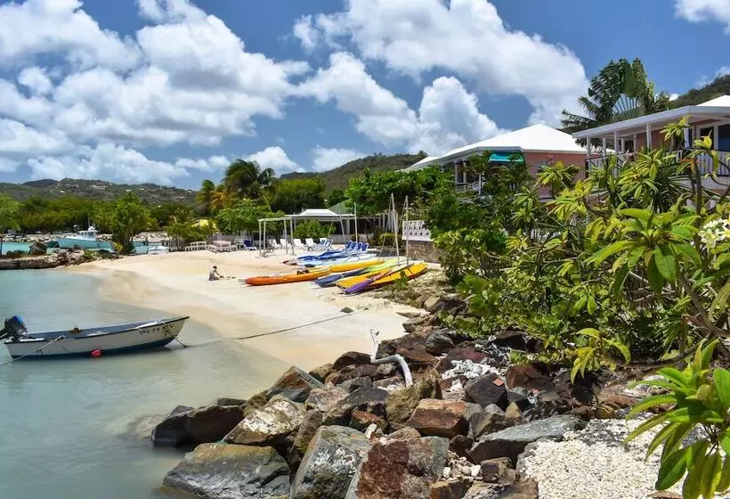 Catamaran Hotel Marina