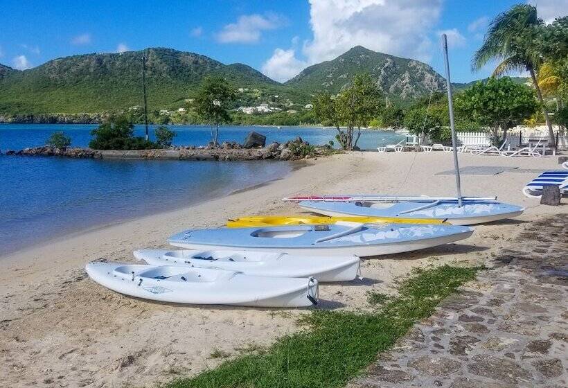 Catamaran Hotel Marina