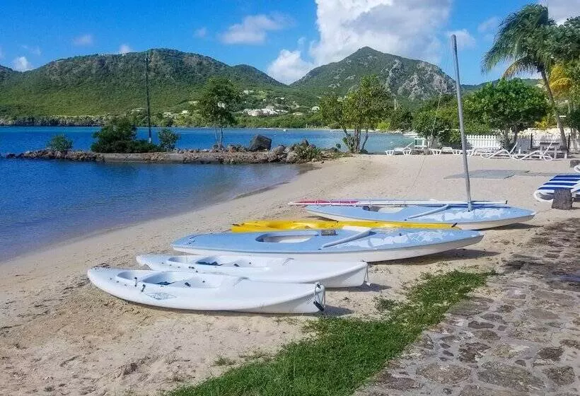 Catamaran Hotel Marina