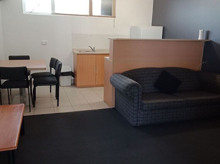 Отель Annerley Motor Inn