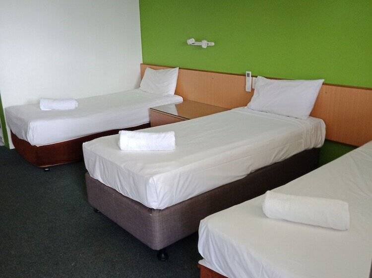 Отель Annerley Motor Inn