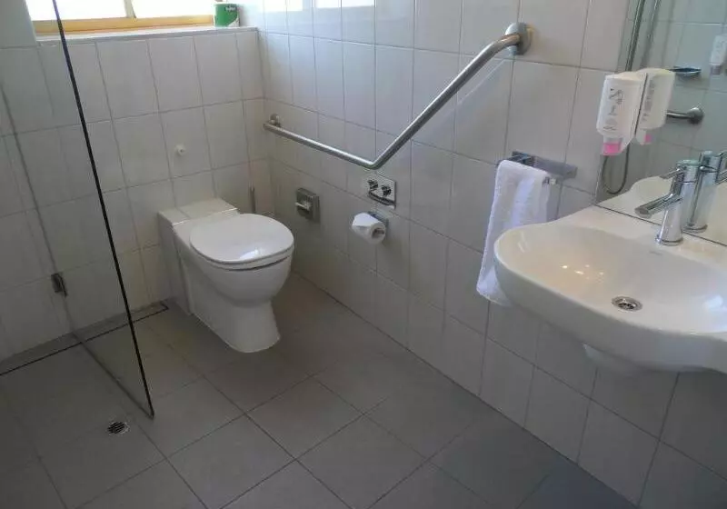 Отель Atlantic Tower Motor Inn