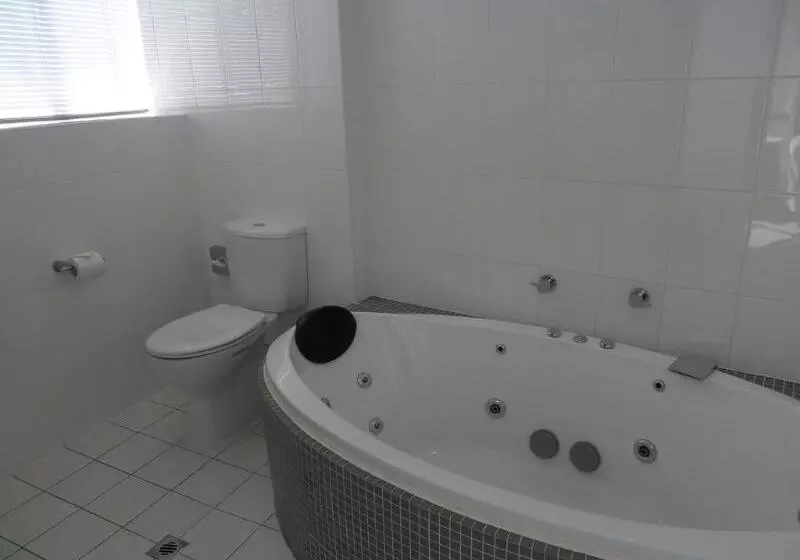 Отель Atlantic Tower Motor Inn