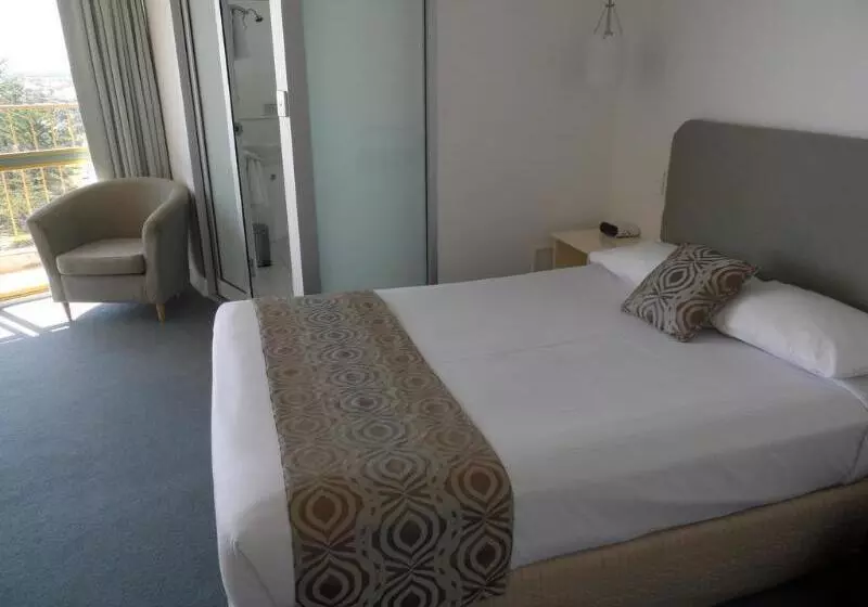 Отель Atlantic Tower Motor Inn