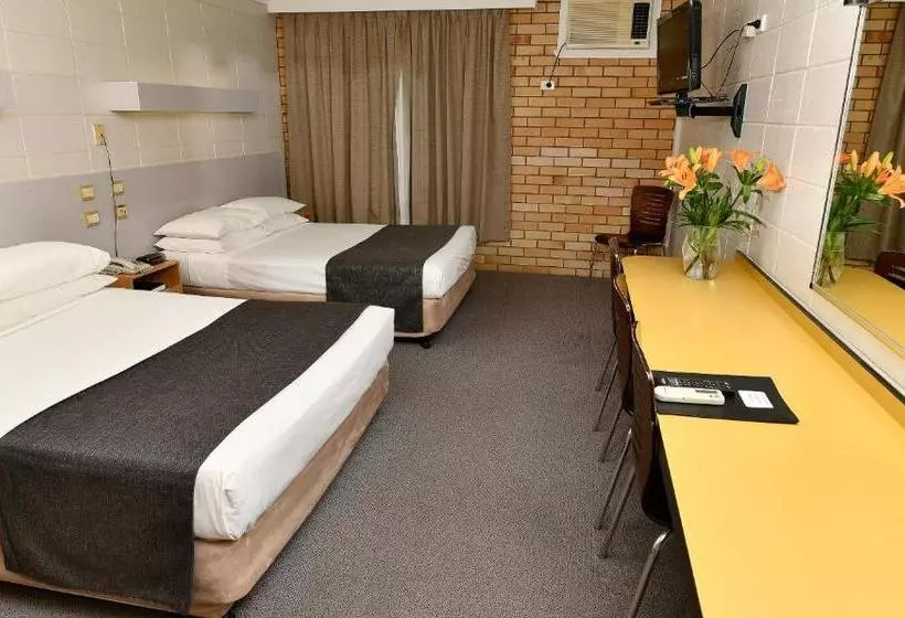 Отель Burke And Wills Motor Inn