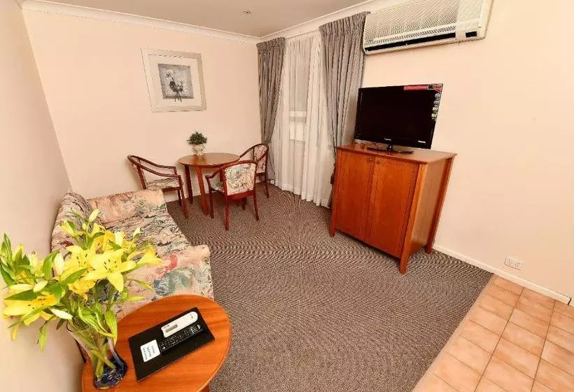 Отель Burke And Wills Motor Inn