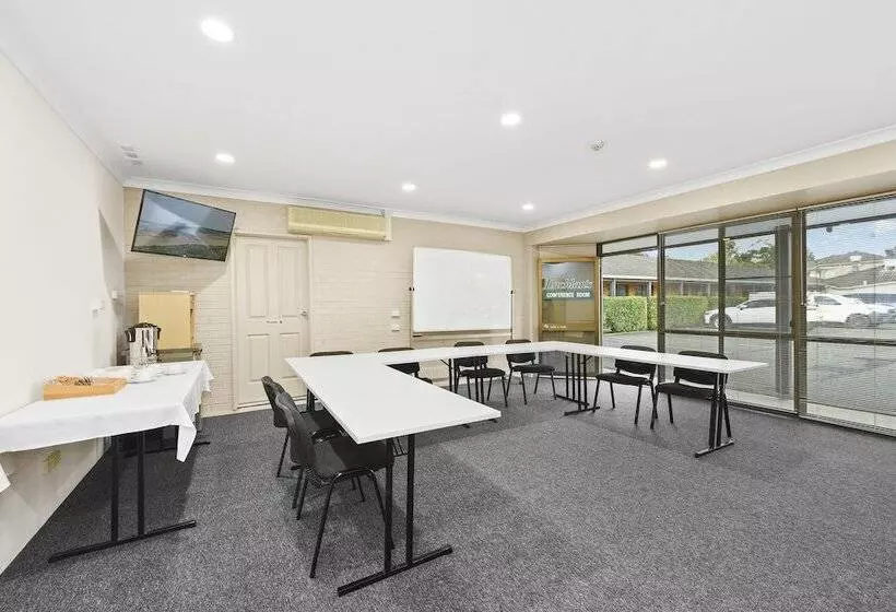 ホテル Macquarie Barracks Motor Inn