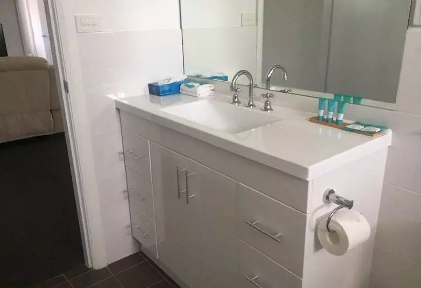 ホテル Macquarie Barracks Motor Inn