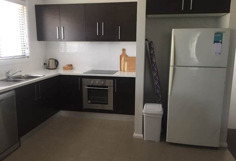 Hotel Macquarie Barracks Motor Inn