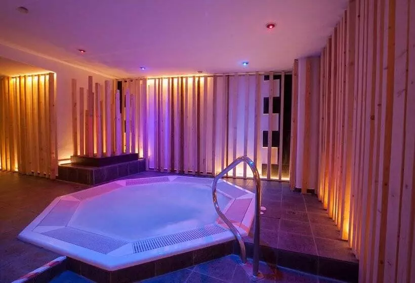 هتل Piolets Soldeu Centre by Nexta