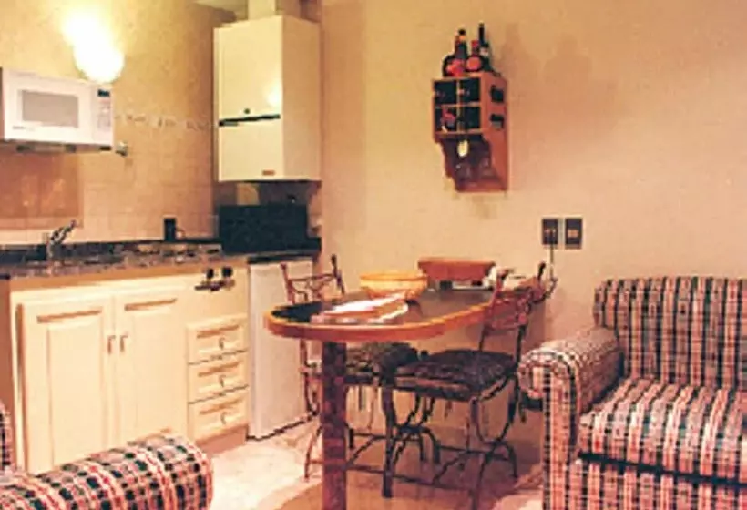 فندق Reina Victoria Suites & Towers