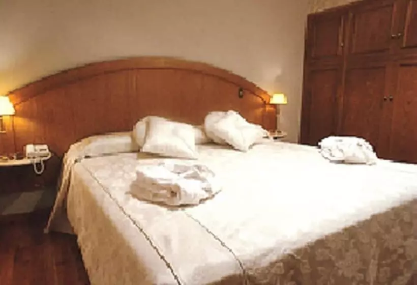 فندق Reina Victoria Suites & Towers