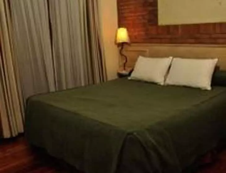 فندق Reina Victoria Suites & Towers