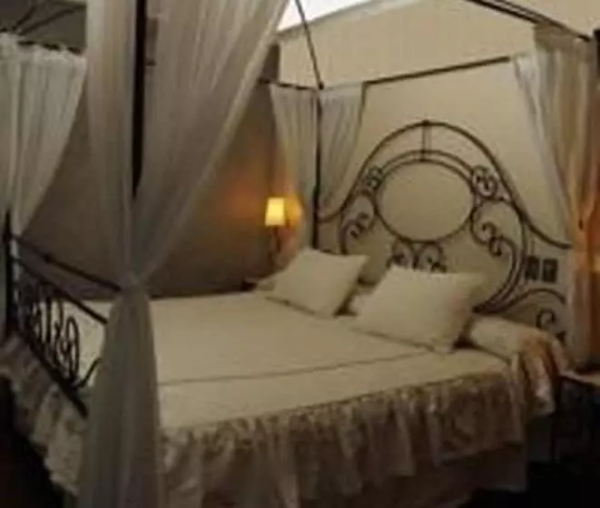 فندق Reina Victoria Suites & Towers