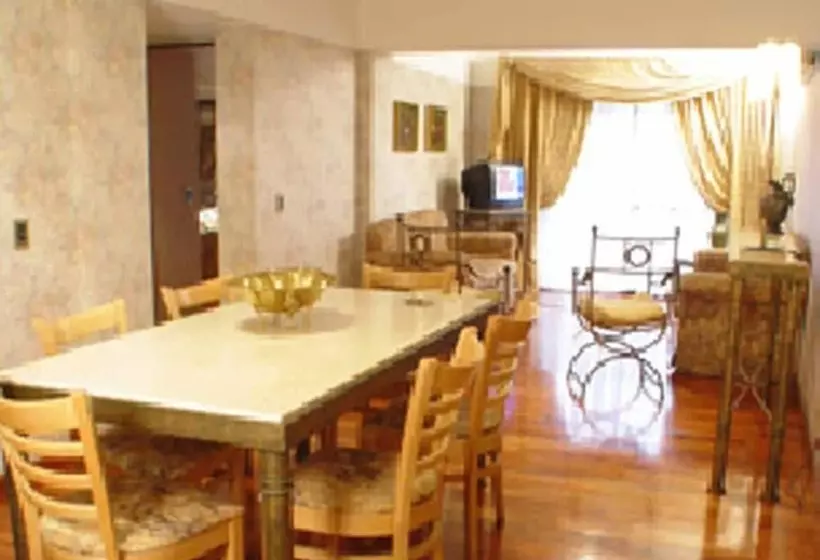 فندق Reina Victoria Suites & Towers