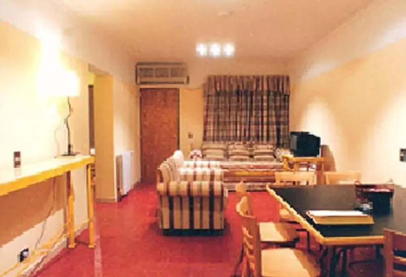 فندق Reina Victoria Suites & Towers