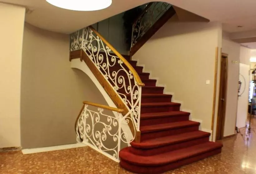 هتل Oros by Nexta