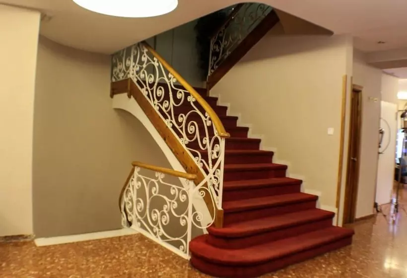 هتل Oros by Nexta