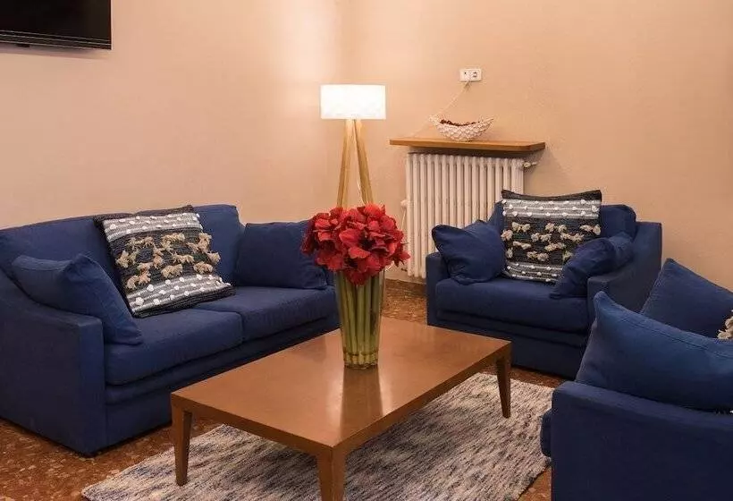 هتل Oros by Nexta