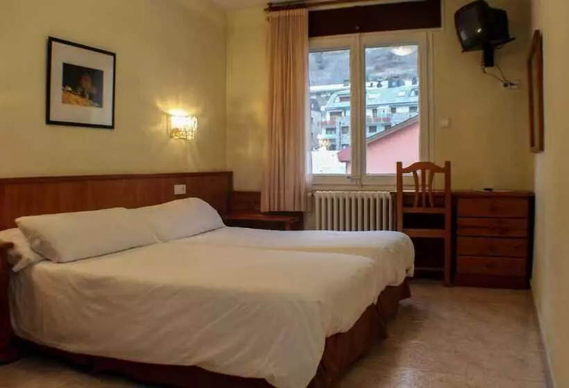 هتل Oros by Nexta