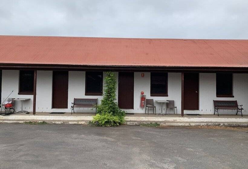 ホテル The Caledonian Inn