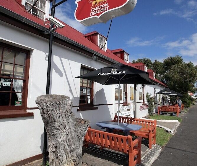 ホテル The Caledonian Inn