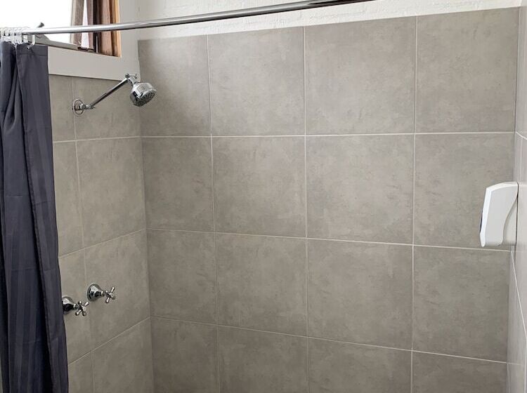 ホテル The Caledonian Inn