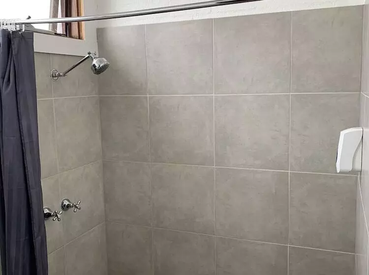 هتل The Caledonian Inn