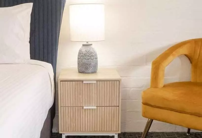 هتل The Caledonian Inn