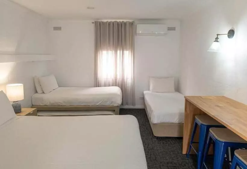 هتل The Caledonian Inn