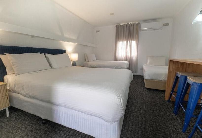 ホテル The Caledonian Inn