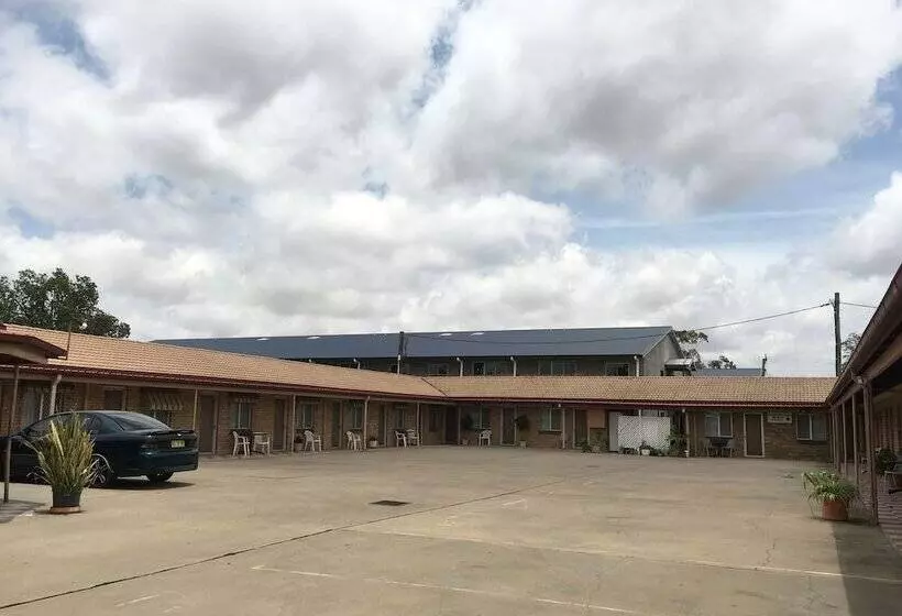 모텔 The Phoenix Artesian Spa Resort And Accommodation