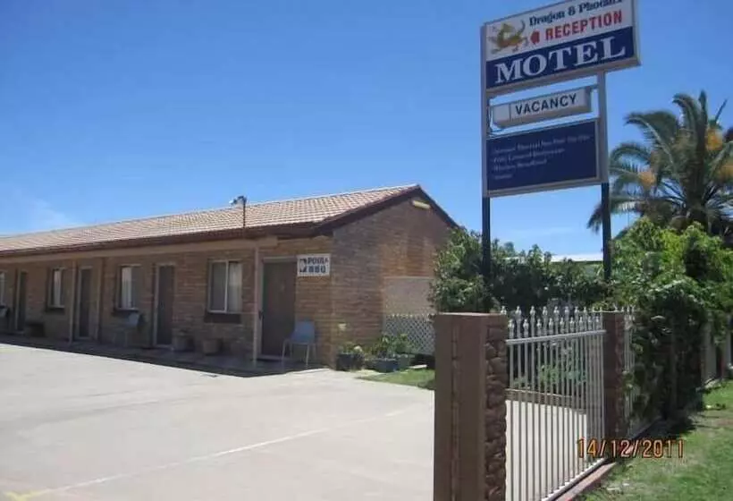 모텔 The Phoenix Artesian Spa Resort And Accommodation