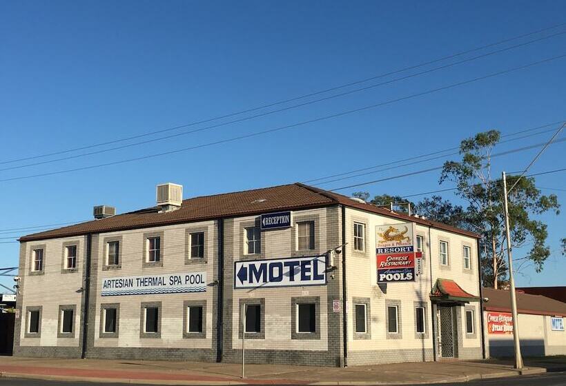فندق على الطريق The Phoenix Artesian Spa Resort And Accommodation