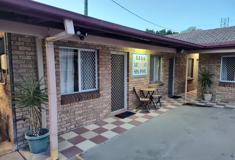 فندق على الطريق The Phoenix Artesian Spa Resort And Accommodation