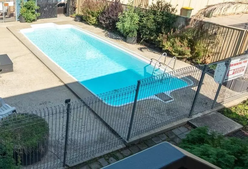 The Black Bull Motel