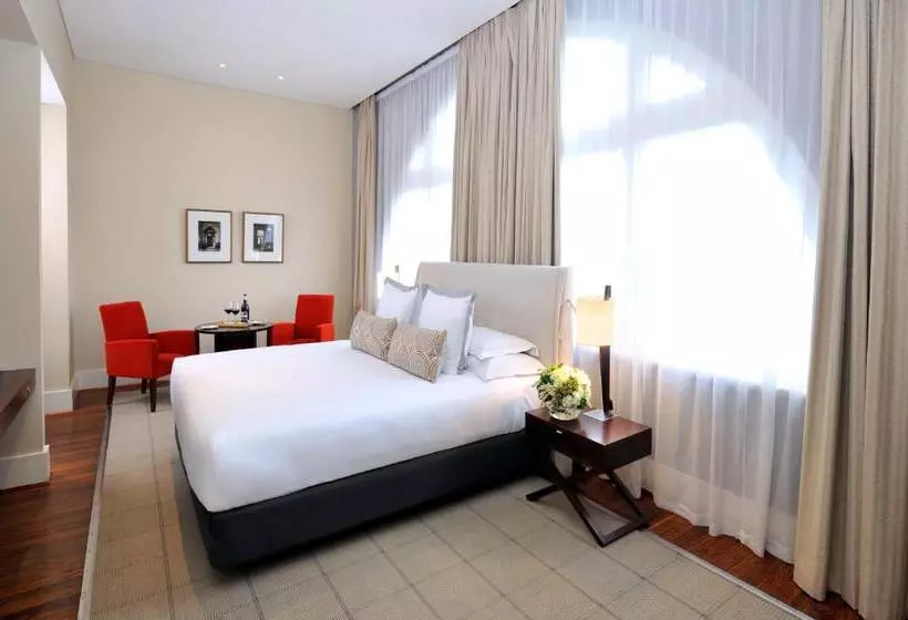 Отель Lindrum Melbourne